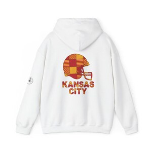 Kansas City Chiefs Patchwork-Helm-Hoodie, Retro-Football-Sweatshirt, Spieltagspullover, Fan-Hoodie Bild 5