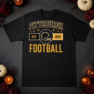 Pittsburgh Vintage Crest Football PNG, design retrò per sublimazione in stile universitario, download digitale immagine 5