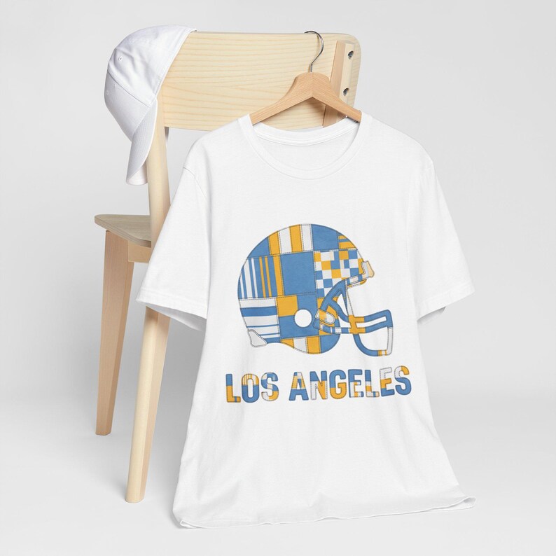 Camiseta de fútbol americano Los Angeles Powder Blue & Gold Patchwork Helmet, camiseta retro para el día del partido, ropa unisex para aficionados, regalo deportivo imagen 4