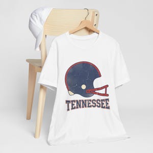 Tennessee Game Day T-shirt, vintage varsity helm voetbalfan T-shirt, sportshirt in vintage stijl afbeelding 5