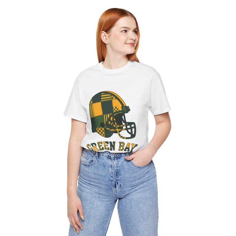 Camiseta de fútbol americano Green Bay Patchwork Helmet Football Shirt, camiseta retro para el día del partido, ropa unisex para aficionados, regalo deportivo imagen 8