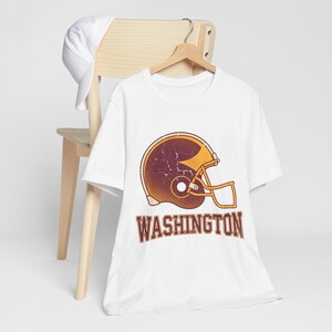 Washington Vintage Varsity Helmet Football Tee, Vintage Game Day Shirt, Sportkleding, Geweldig Cadeau afbeelding 6