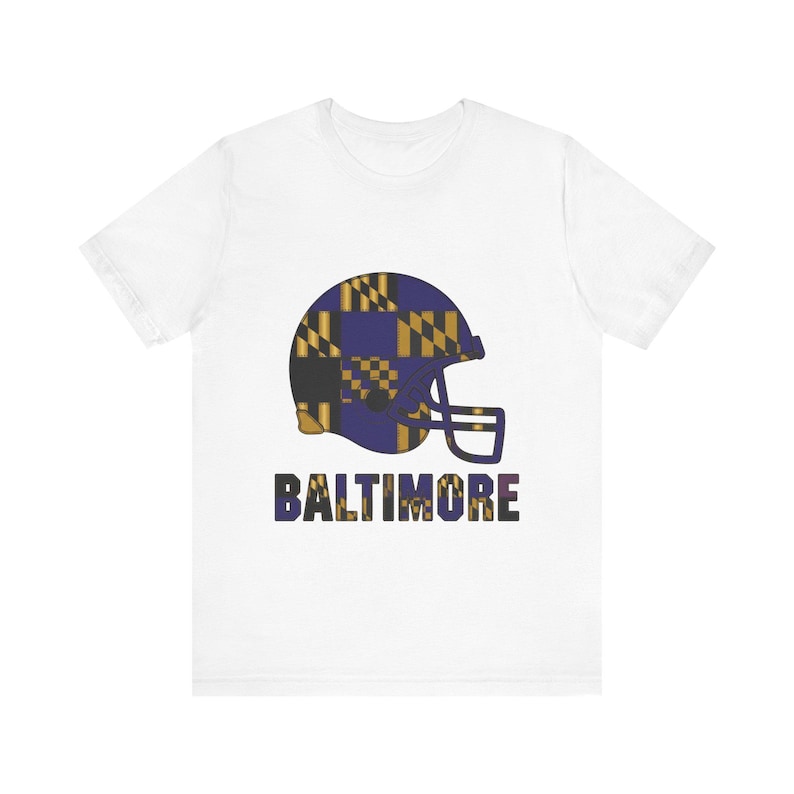 Camiseta de fútbol americano Baltimore Patchwork Helmet Football Shirt, camiseta retro para el día del partido, ropa unisex para aficionados, regalo deportivo imagen 1