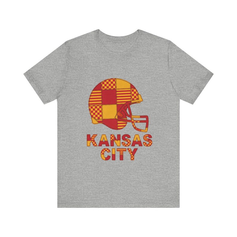 Kansas City Patchwork Helmet Football Tee, Vintage Game Day Shirt, Sportkleding, Geweldig Cadeau afbeelding 2