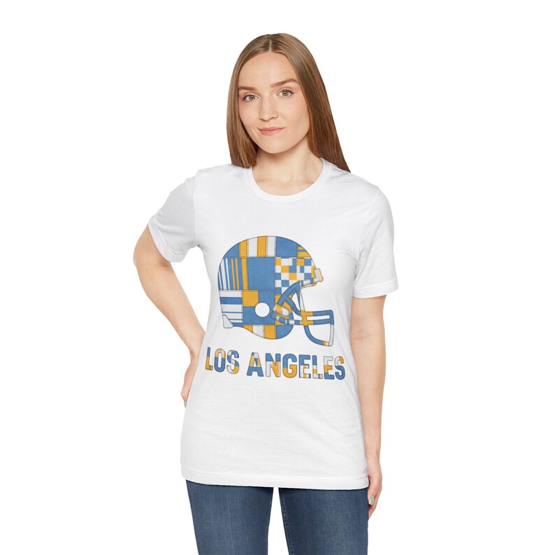 Camiseta de fútbol americano Los Angeles Powder Blue & Gold Patchwork Helmet, camiseta retro para el día del partido, ropa unisex para aficionados, regalo deportivo imagen 6