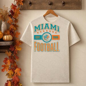 Escudo de fútbol americano vintage de Miami PNG, diseño retro universitario para sublimación, descarga digital imagen 4
