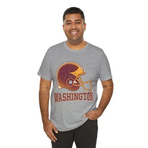 Washington Vintage Varsity Helmet Football Tee, Vintage Game Day Shirt, Sportkleding, Geweldig Cadeau afbeelding 9