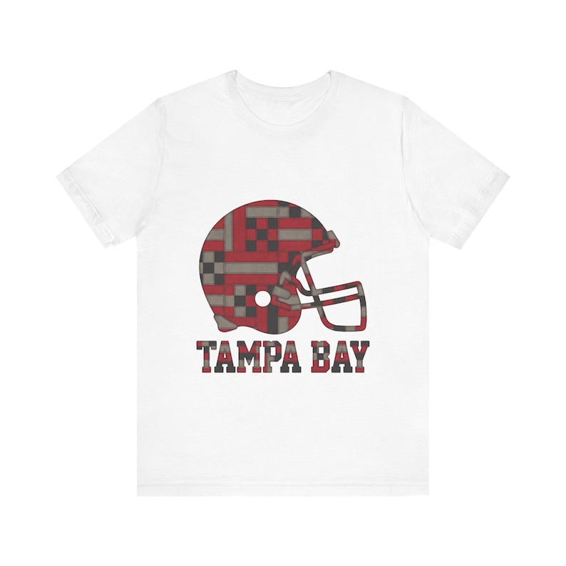 Camiseta de fútbol americano Tampa Bay Patchwork Helmet, camiseta vintage para el día del partido, ropa deportiva, gran regalo imagen 1