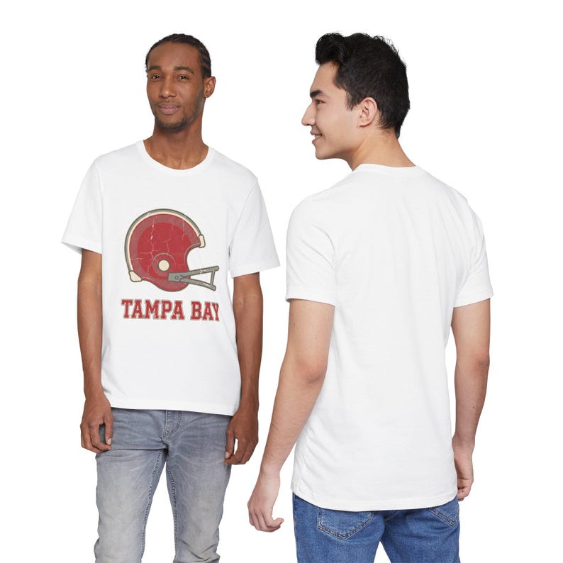 Camiseta de Tampa Bay para el día del partido, camiseta vintage de aficionado al fútbol americano con casco universitario, camiseta deportiva de estilo vintage. imagen 7