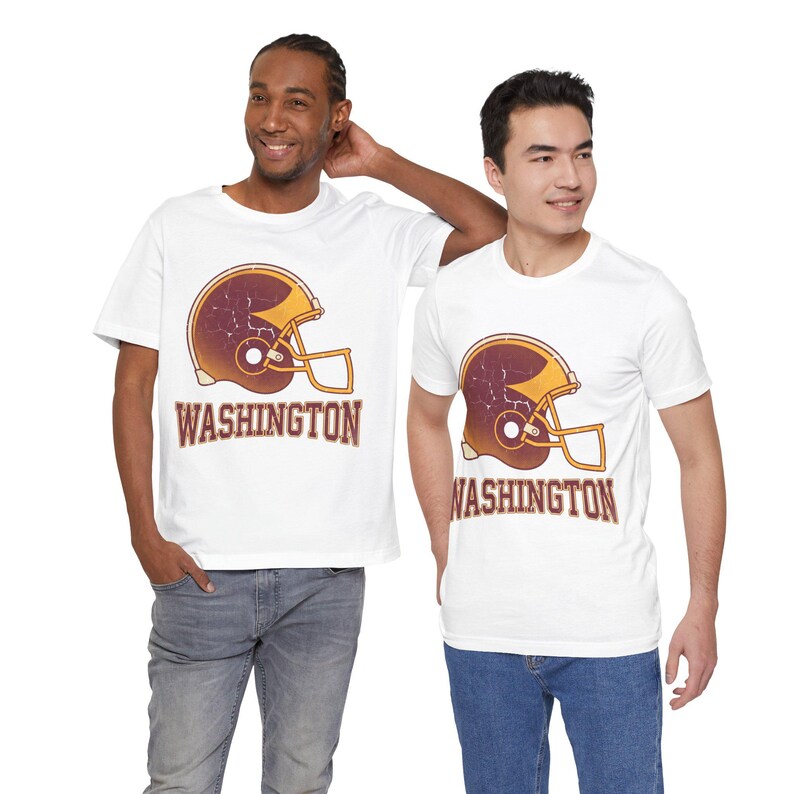 Washington Vintage Varsity Helmet Football Tee, Vintage Game Day Shirt, Sportkleding, Geweldig Cadeau afbeelding 1