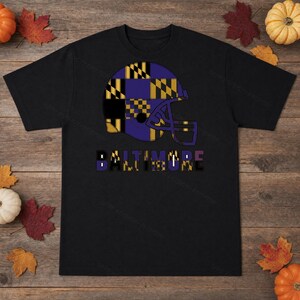 Camiseta de fútbol americano Baltimore Patchwork Helmet Football Shirt, camiseta retro para el día del partido, ropa unisex para aficionados, regalo deportivo imagen 5