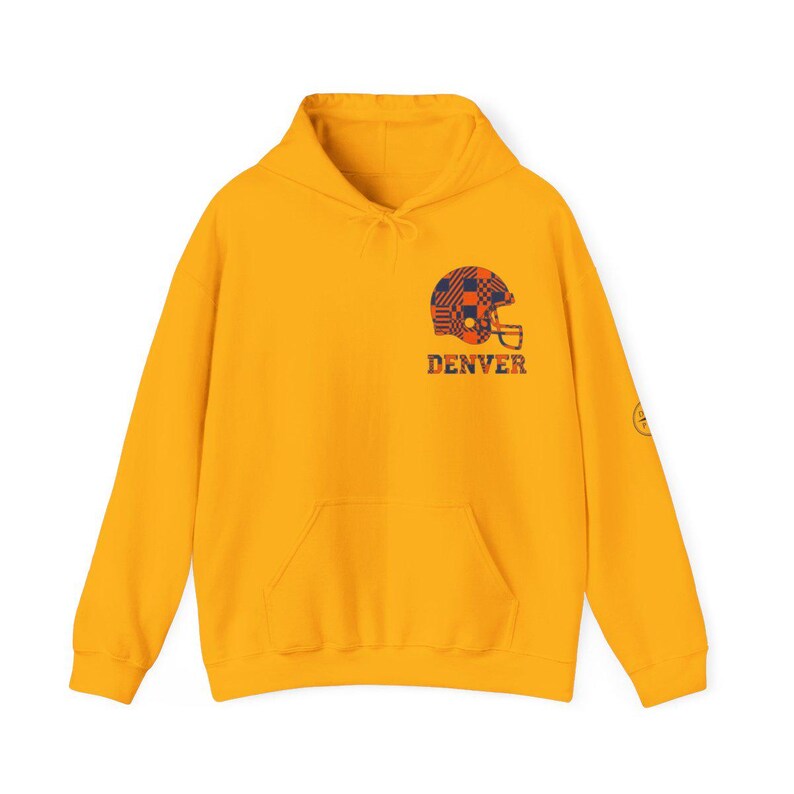 Sudadera con capucha y casco de Denver Patchwork, sudadera retro de fútbol americano, sudadera para el día del partido, sudadera con capucha para aficionados imagen 3