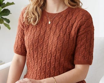 Kabelstickad t-shirtmönster: Kortärmad tröja uppifrån och ner (PDF-nedladdning)