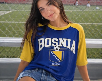 Camiseta de fútbol de Bosnia azul y amarilla – Camiseta de aficionado de Bosnia con gráfico del escudo