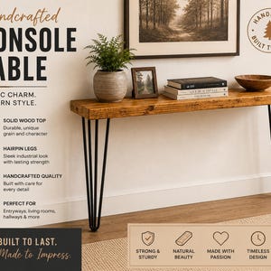 Puede incluir: Mesa consola artesanal con tapa de madera maciza y patas de horquilla. La mesa tiene un encanto rústico y un estilo moderno. La mesa está hecha con cuidado y es perfecta para entradas, salones y pasillos. La mesa está construida para durar.