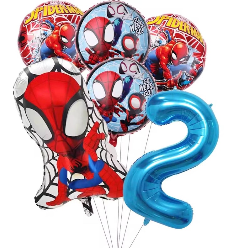Op de afbeelding: Een set folieballonnen met Spider-Man-figuren in rood en blauw, inclusief twee ronde ballonnen met de tekst Go Webs Go, twee ronde Spider-Man-logoballonnen, &eacute;&eacute;n grote Spider-Man-vormige ballon en een blauwe ballon in de vorm van het cijfer twee.