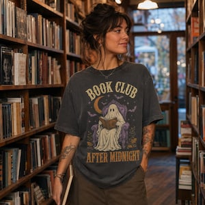 深夜読書会Tシャツ｜幽霊読書グラフィックTシャツ