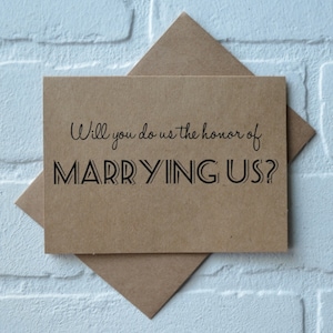 ¿Nos harás el honor de CASARNOS con nosotros? Tarjeta de sacerdote diácono. Tarjeta de Cásate con nosotros. ¿Serás nuestro oficiante? Tarjeta kraft. Tarjeta de boda. Tarjetas de oficiante.