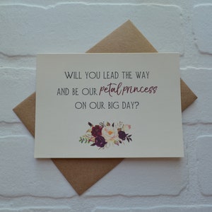 Sé NUESTRA PRINCESA DE PÉTALOS en nuestro gran día / ¿serás mi tarjeta de niña de las flores / tarjetas de fiesta nupcial de boda / lindo regalo de niña de las flores / portador del anillo?