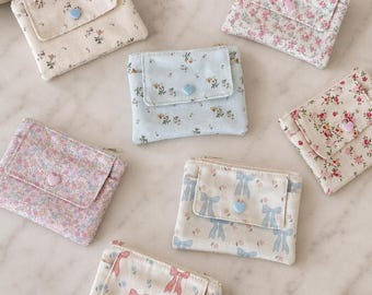 Carteira floral para cartões, porta-cartões de tecido fofo, mini carteira estilo cottagecore, porta-moedas, carteira pequena, presente charmoso para ela.