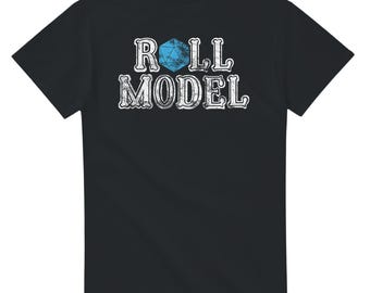 Camiseta con diseño de dado D20 para juegos de rol de mesa y fantasía.