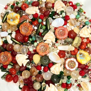 Perline miste vintage "Apple Orchard", mix di perline rustiche rosse e verdi, materiali per la creazione di gioielli autunnali, perline fai da te per bracciali e collane 30g 50g 100g