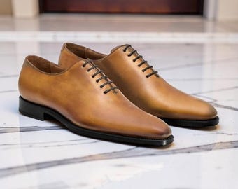 Customized Men's Tan Color Oxford Handmade Leather Dress Shoes With Black Sole