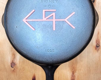 Wagner Ware #8 Stylized Logo