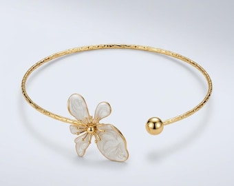 White Enamel Flower Gold Torque Choker Necklace