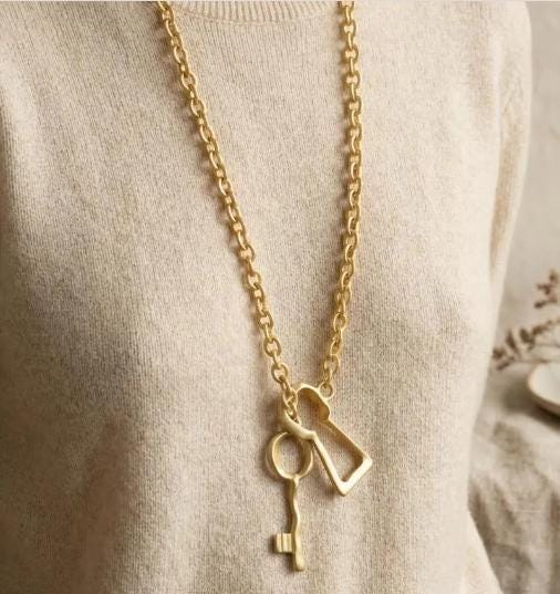 Schiaparelli necklace - Etsy 日本