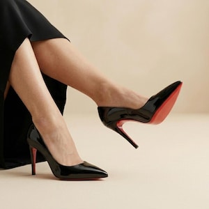 Christian Louboutin ブラック エナメル赤底 滑り止め付 35 Christian