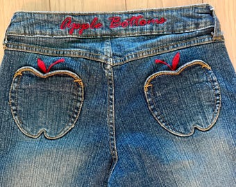 Jeans Apple Bottoms Année 2000 taille 14 vintage pomme brodée avec poche bootcut en jean taille basse, pièce de collection
