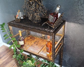 Captain's Curse – Handgefertigte Piratenbar im Industriestil von Dragooweld