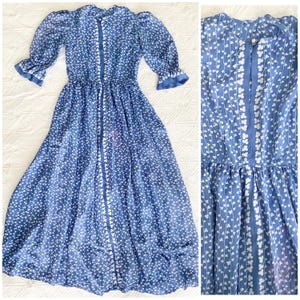 70s Vintage Cottage Core Puff-Sleeve Dress | S-M 1970’s cornflower blue dress