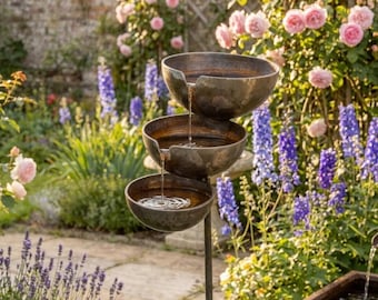 Estaca metálica de 3 niveles para bebedero de pájaros / Comedero rústico para jardín con agua de lluvia / Regalo decorativo para la fauna silvestre al aire libre