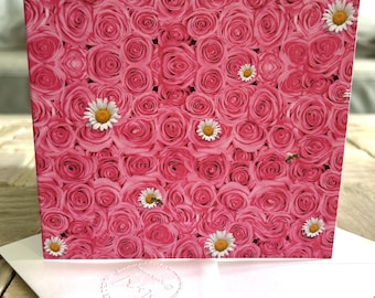 Carte de vœux rose et marguerites, créée à partir de photographies originales. Intérieur vierge. Papier 350 g/m² certifié FSC.