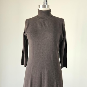Vestido vintage Max Mara de punto de lana y seda, cuello alto marrón, talla S/M