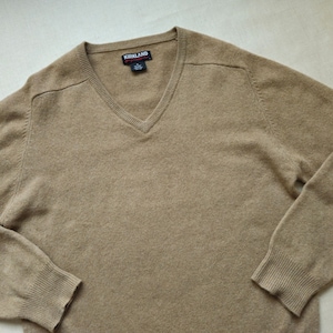 1990er Jahre Kaschmirpullover, Beigefarbener Pullover mit V-Ausschnitt, Herren M L, 2-lagiger, weicher Vintage-Pullover, Unisex-Stil, gerippte Borte, 100% Kaschmir