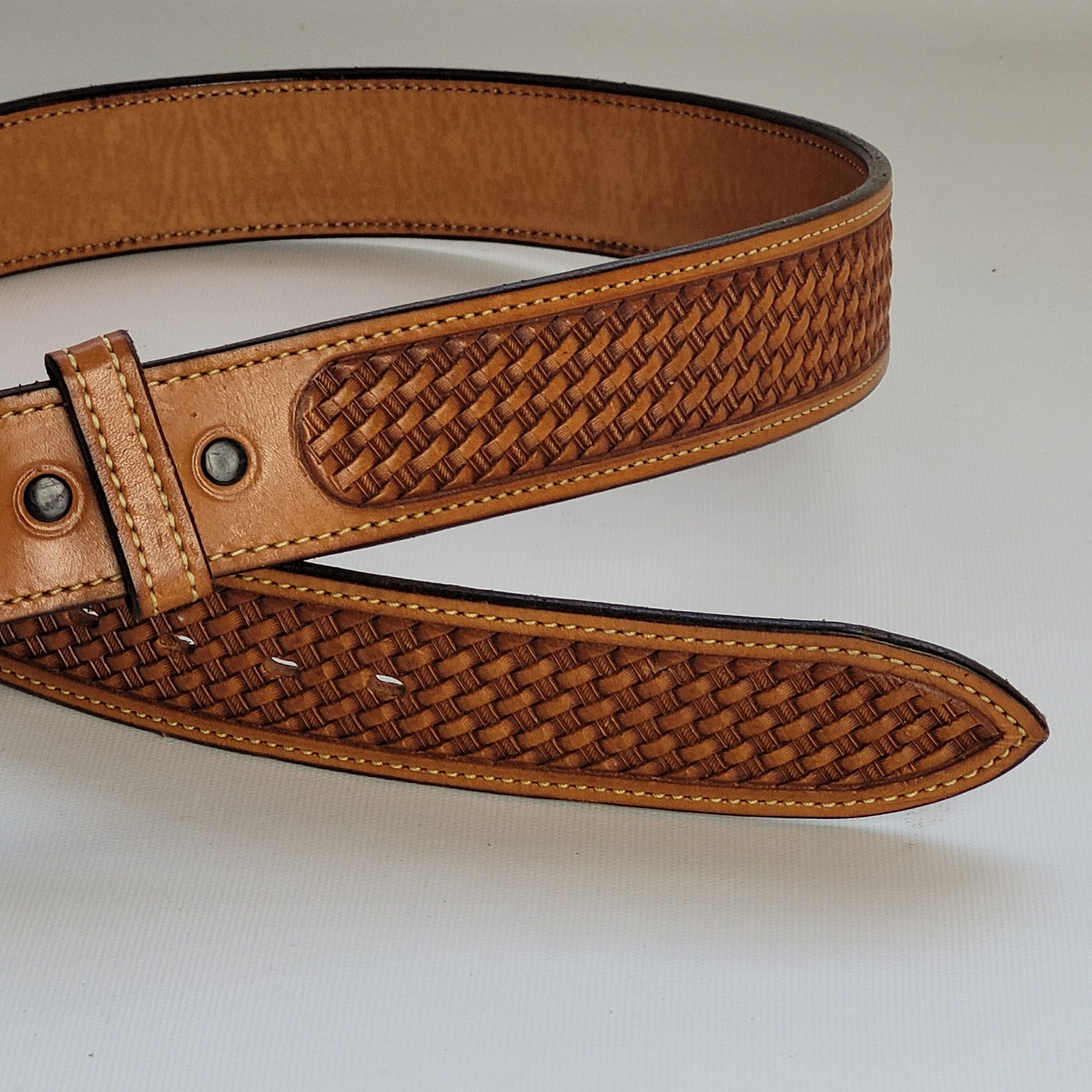 Vintage WINDMILL NOS Brown Leather Belt Small 29–32  display picture 1