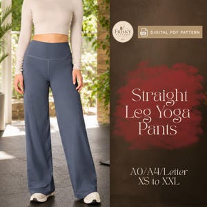 Könnte beinhalten: Ein digitales PDF-Schnittmuster für eine gerade geschnittene Yogahose. Das Bild zeigt eine Person in einer hoch taillierten, schieferblauen Yogahose mit weitem Bein und einem beigen Langarmshirt. Text: Frisky Pattern, Straight Leg Yoga Pants, A0/A4/Letter, XS to XXL.