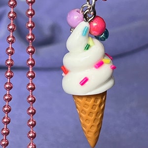 Ice Cream Cone Necklace Soft Serve Vanilla fake Food Miniature Kawaii Polymer Clay Girls Teen Women Gift Kitch fake food jewelry