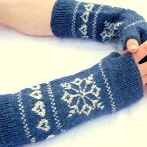 Hand Knit Wool Wrist Warmers Women Norwegian Fingerless Mittens Warm Winter Scandinavian Snowflake Fingerless Gloves Christmas Gift for Her