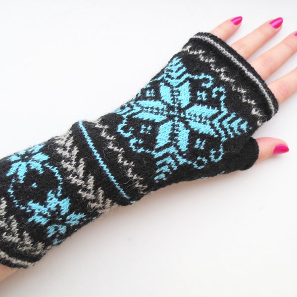 Mitaines en laine tricotées à la main Mitaines équitables Gants d'hiver chauds pour femme Gants norvégiens avec étoiles Cadeau de Noël pour elle