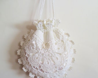 Crochet wedding lace purse bridal lace handbag - flower white beaded purse hand crochet white lace reticule women's evening bag gift for Her