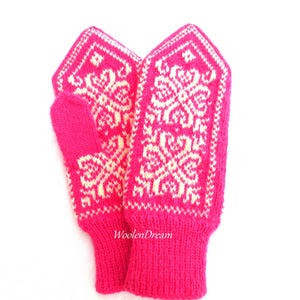 Wool Mittens Women&#39;s Hand Knitted Norwegian Snowflake Mittens Bird and Heart Pattern Warm Winter Scandinavian Mittens Christmas Gift for Her