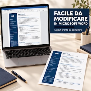 Może przedstawiać: Laptop z wyświetlonym szablonem CV w programie Microsoft Word, obok wydrukowana kopia CV, długopis i kubek z przyborami. Tekst na ekranie brzmi FACILE DA MODIFICARE IN MICROSOFT WORD oraz Layout pronto da compilare.