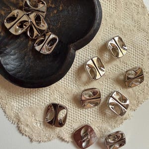 Vintage Japanese Silver Tone Buttons Set of 12, Modern Geometric Plastic Buttons 16.5mm, Showa Era Deadstock昭和エラ