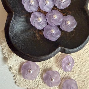 Vintage Japanese Lavender Pinwheel Flower Pearl Buttons Set of 12 / Showa Era Buttons 17.5mm (0.69in) / Made in Japan昭和エラ