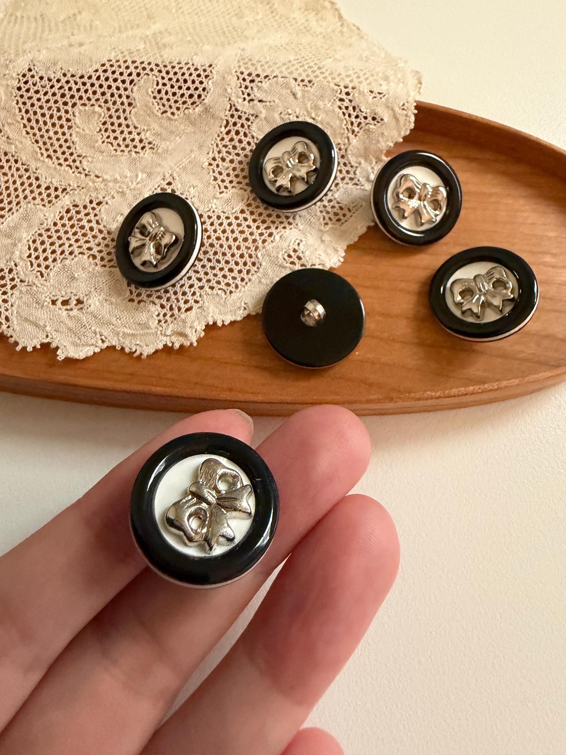 Vintage buttons - Etsy 日本