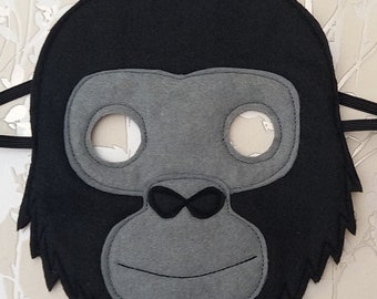 Gorilla mask, brilliant for imaginative play.